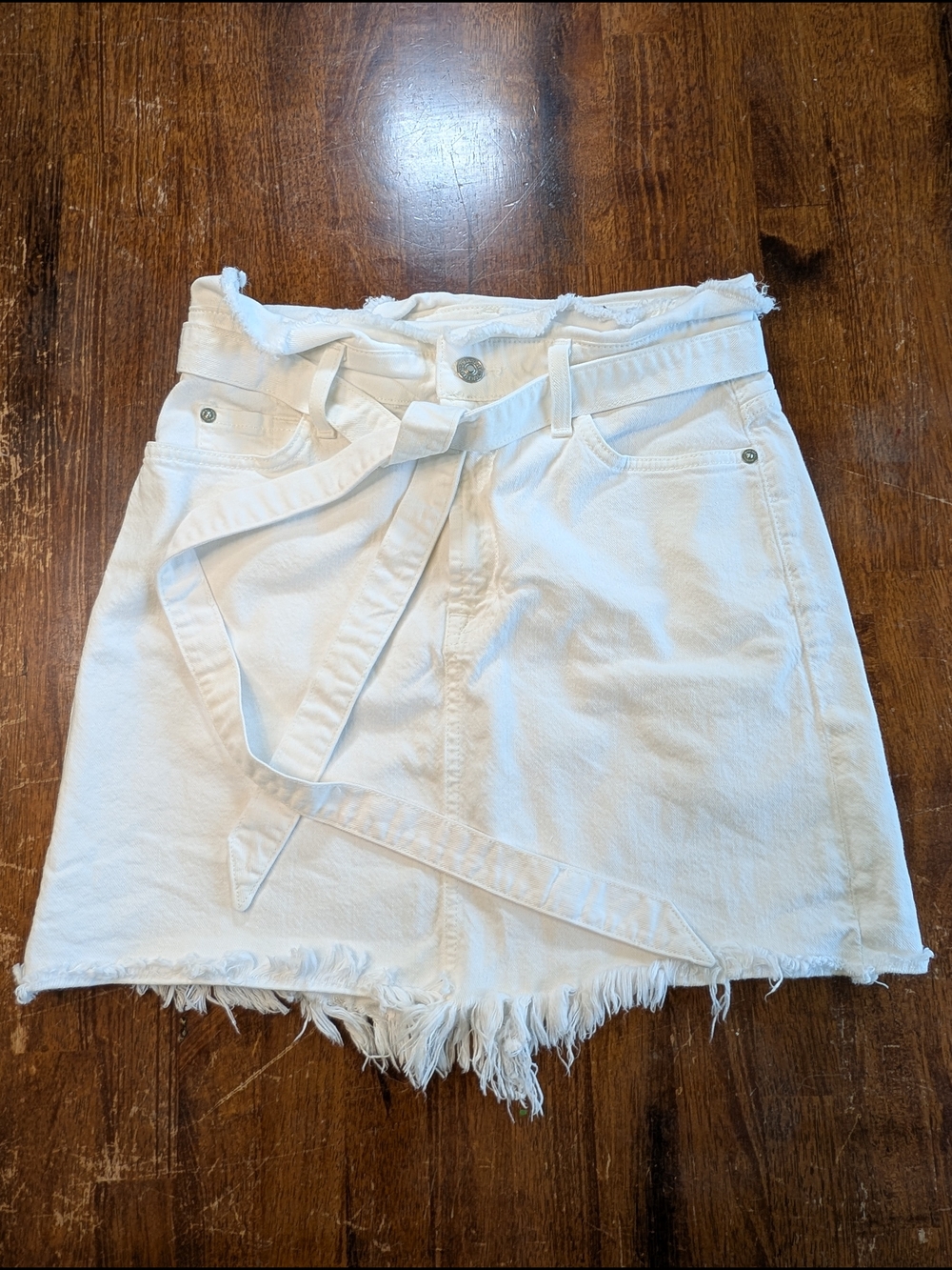 7 For All Mankind Distressed Denim Skirt Womens Sz 27 White Raw Hem Short Casual